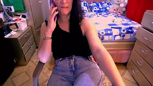 BitterMomXxx online show from 9, 2, 2025