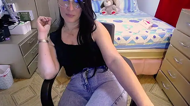 BitterMomXxx online show from 26, 2, 2025