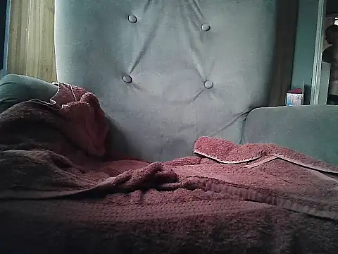 Snapshot of SharpCouple98 chatting on 25, 10, 2025 SharpCouple98 online show from 25, 10, 2025