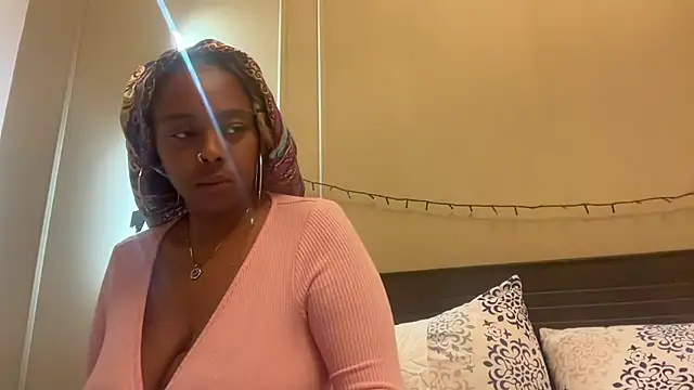 ChocolateCakeQueen online show from 13, 1, 2025