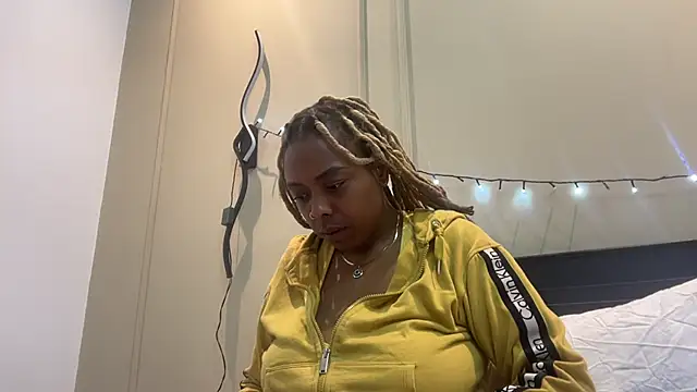 ChocolateCakeQueen online show from 14, 1, 2025