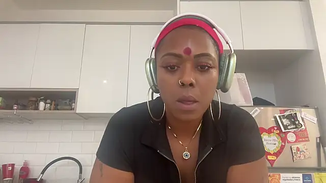 ChocolateCakeQueen online show from 29, 1, 2025