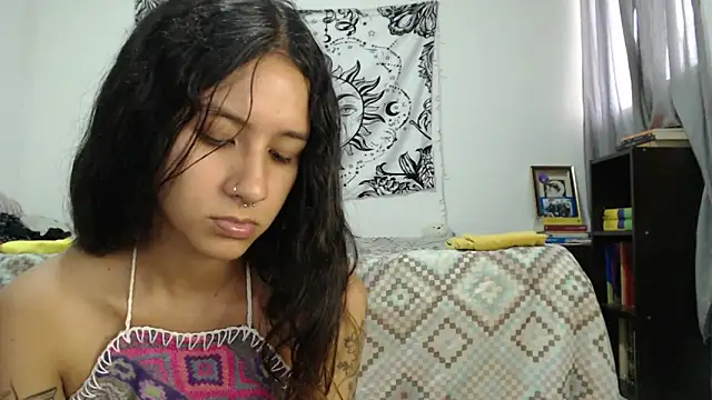 Snapshot of AlinaWoolf_ chatting on 27, 12, 2024 AlinaWoolf  online show from 27, 12, 2024