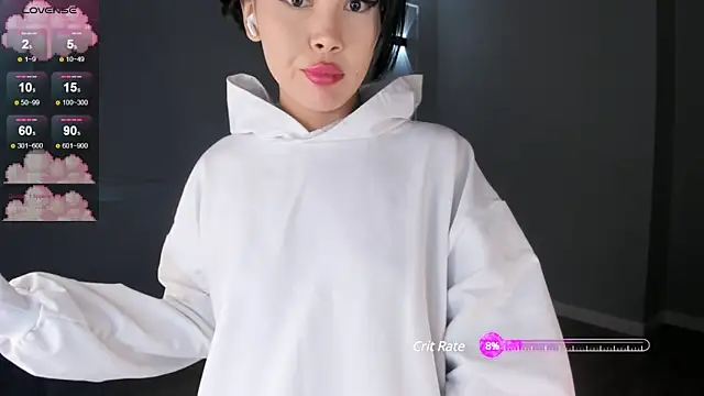 Snapshot of Liu_Yifei_ chatting on 23, 12, 2024 Liu Yifei online show from 23, 12, 2024