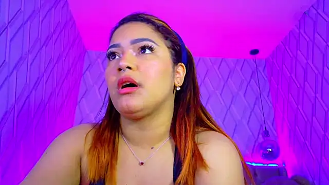 NicolleTaylor online show from 20, 10, 2025