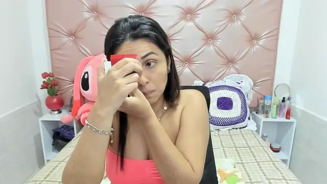 KatiaMoore online show from 1, 12, 2025