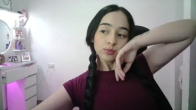 Snapshot of aineangeel chatting on 7, 4, 2026 aineangeel online show from 7, 4, 2026