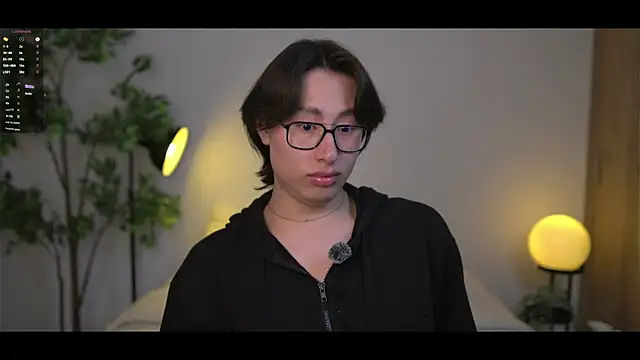 Snapshot of SrLuis18 chatting on 23, 10, 2025 SrLuis18 online show from 23, 10, 2025