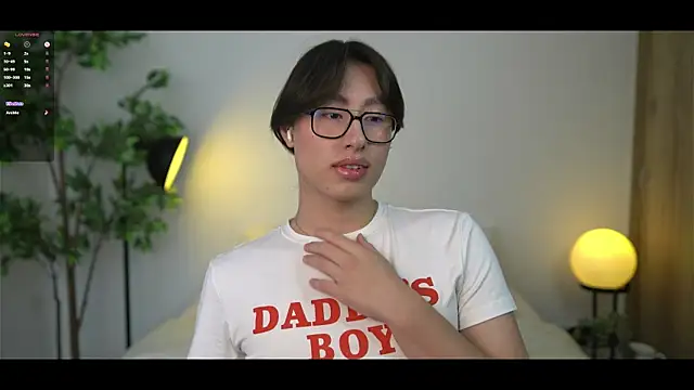 Snapshot of SrLuis18 chatting on 27, 11, 2025 SrLuis18 online show from 27, 11, 2025