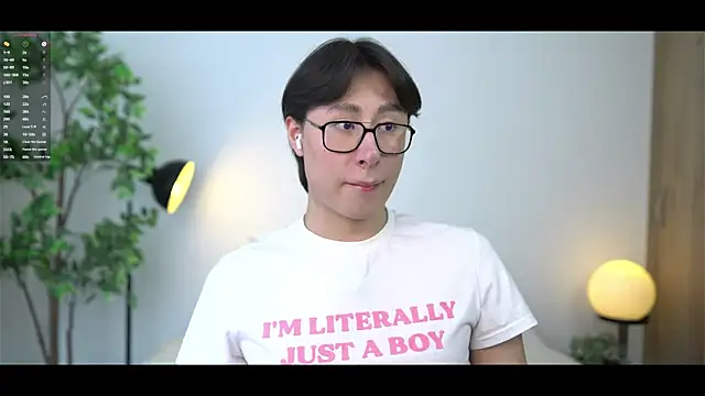 Snapshot of SrLuis18 chatting on 6, 2, 2026 SrLuis18 online show from 6, 2, 2026