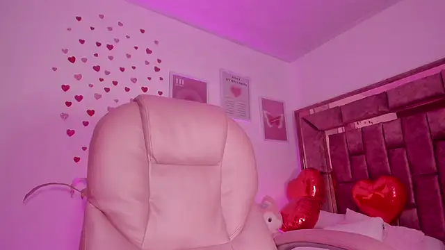 Snapshot of Celestecute_ chatting on 17, 2, 2025 Celestecute online show from 17, 2, 2025