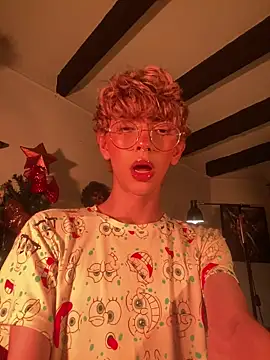 Snapshot of lyamthommpson chatting on 14, 12, 2025 lyamthommpson online show from 14, 12, 2025