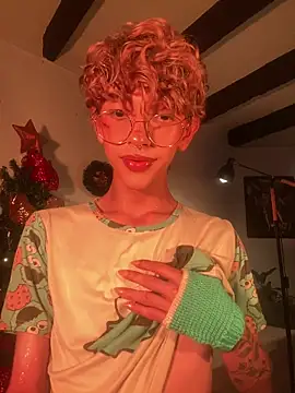 Snapshot of lyamthommpson chatting on 18, 12, 2025 lyamthommpson online show from 18, 12, 2025