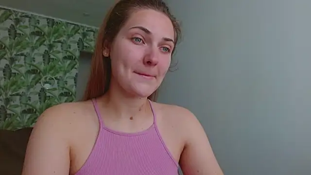 Snapshot of Olivia_shine chatting on 26, 6, 2026 Olivia shine online show from 26, 6, 2026