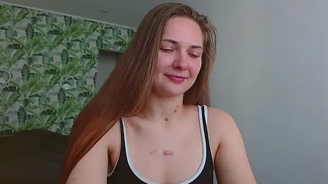 Snapshot of Olivia_shine chatting on 15, 7, 2026 Olivia shine online show from 15, 7, 2026