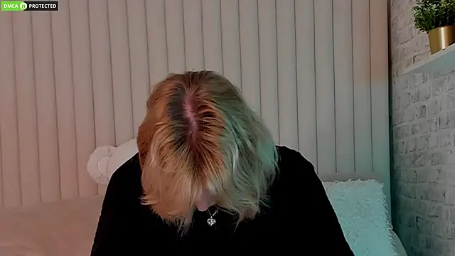 Snapshot of RachelCart chatting on 15, 11, 2025 RachelCart online show from 15, 11, 2025