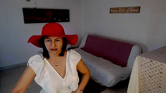 lollita 23  online show from 28, 11, 2025