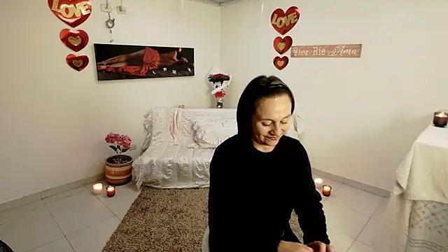 lollita 23  online show from 8, 4, 2026