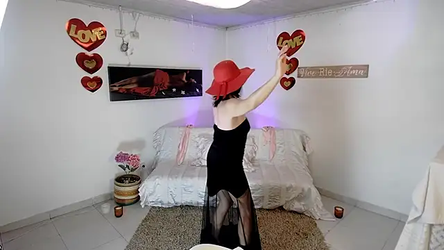 lollita 23  online show from 13, 4, 2026