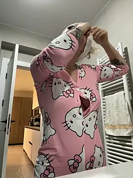 Megan Ros online show from 13, 11, 2025