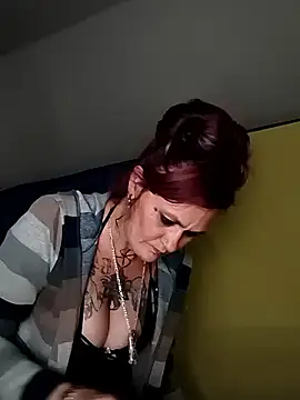 Snapshot of renegade_vyxxen chatting on 18, 1, 2026 renegade vyxxen online show from 18, 1, 2026