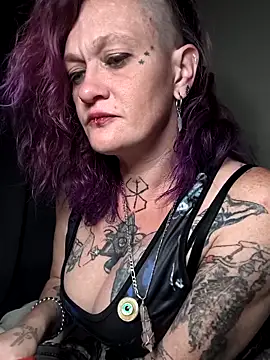 Snapshot of renegade_vyxxen chatting on 12, 2, 2026 renegade vyxxen online show from 12, 2, 2026