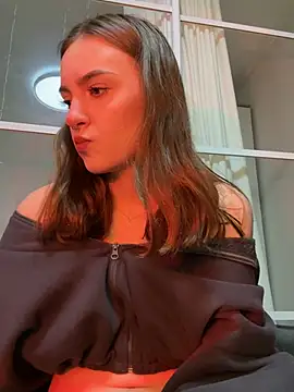 hotAssHell  online show from 5, 3, 2025