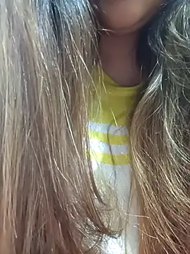 Snapshot of _Redwine_ chatting on 3, 3, 2025 Redwine online show from 3, 3, 2025