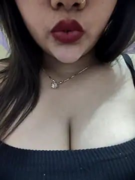 Snapshot of _Redwine_ chatting on 18, 3, 2025 Redwine online show from 18, 3, 2025