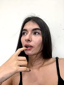 Coralinee 01 online show from 30, 10, 2025