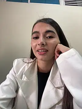 Coralinee 01 online show from 13, 11, 2025