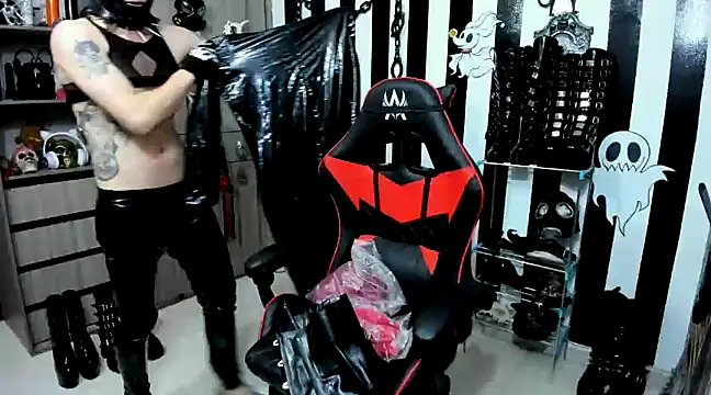 Snapshot of daven56 chatting on 17, 12, 2024 daven56 online show from 17, 12, 2024