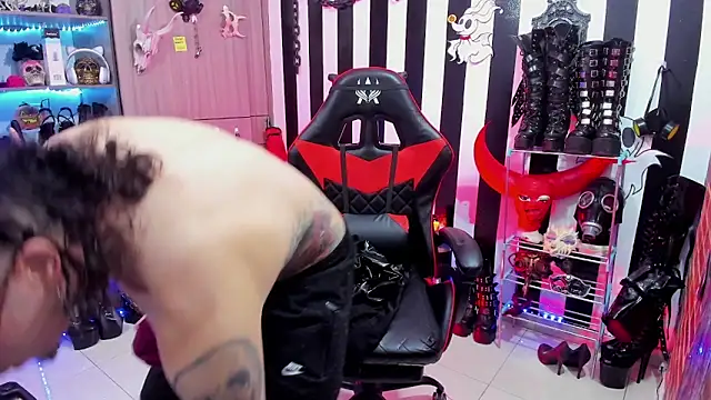 Snapshot of daven56 chatting on 18, 9, 2025 daven56 online show from 18, 9, 2025