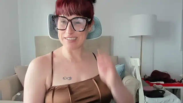 emmita69  online show from 4, 3, 2026