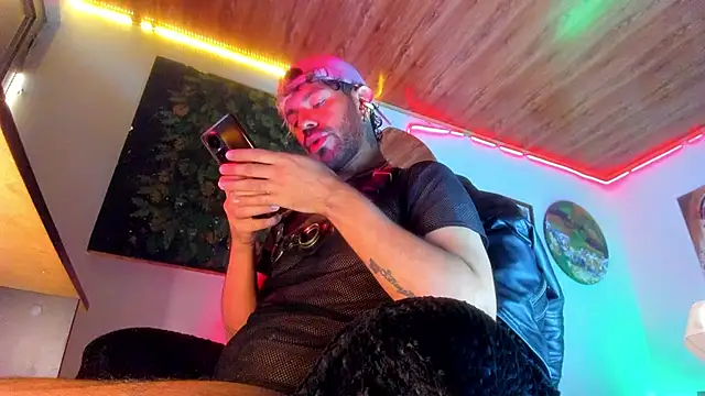 Snapshot of LatinMilk_ chatting on 21, 7, 2026 LatinMilk online show from 21, 7, 2026