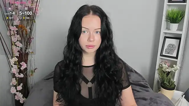 Lori  Hell online show from 18, 5, 2026