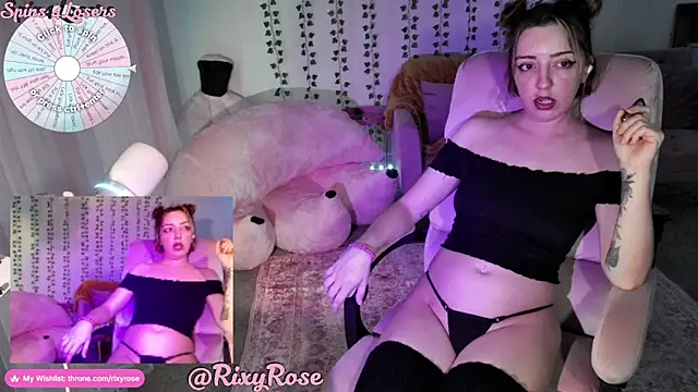Snapshot of Trixyrose chatting on 19, 7, 2026 Trixyrose online show from 19, 7, 2026