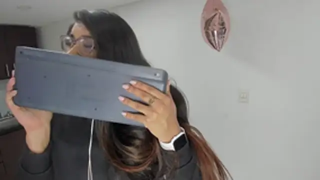 Luna Dumont online show from 7, 2, 2026