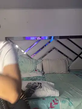 Snapshot of maybelline69 chatting on 9, 4, 2026 maybelline69 online show from 9, 4, 2026