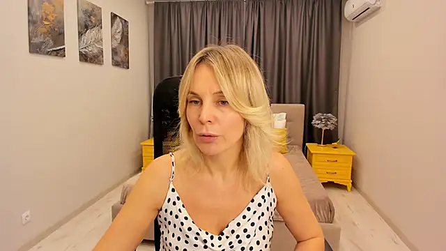 Sinty Devis online show from 25, 2, 2025