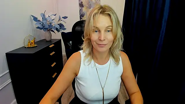 Sinty Devis online show from 17, 9, 2025