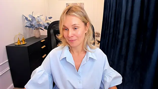 Sinty Devis online show from 1, 10, 2025