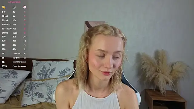 IdaValenti online show from 23, 10, 2025