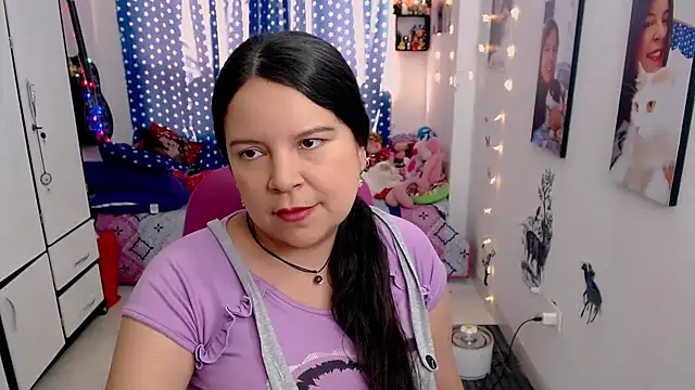 claryssa  online show from 10, 1, 2025