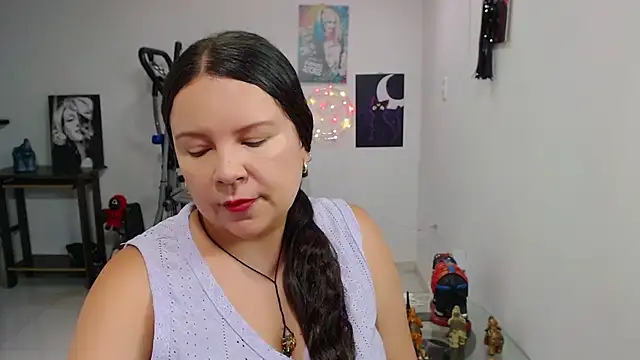 claryssa  online show from 28, 5, 2026