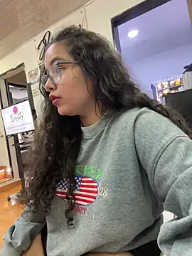 CurlyGirl 1 online show from 13, 3, 2025