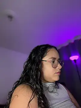 CurlyGirl 1 online show from 11, 4, 2026