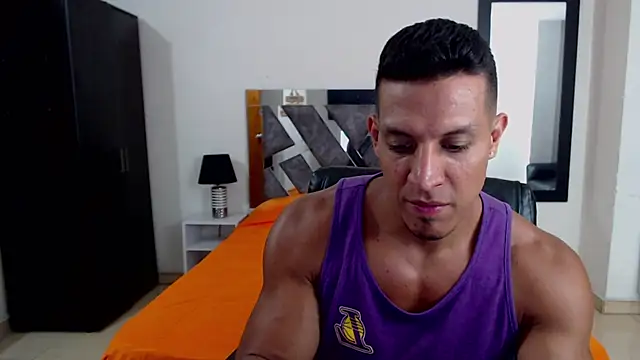 Snapshot of Frank_heaven01 chatting on 11, 12, 2024 Frank heaven01 online show from 11, 12, 2024