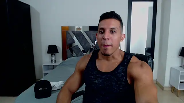 Snapshot of Frank_heaven01 chatting on 5, 1, 2025 Frank heaven01 online show from 5, 1, 2025