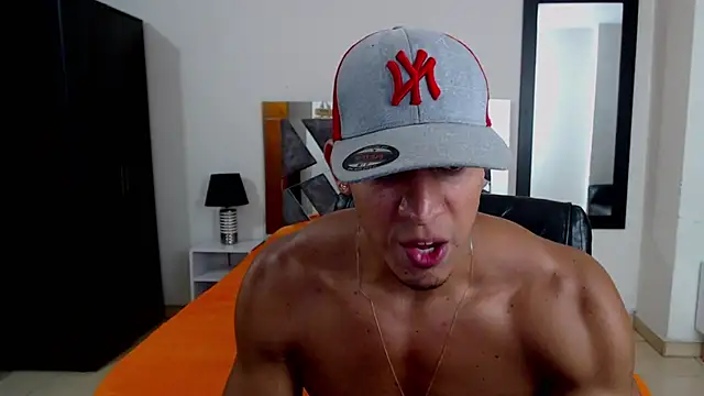 Snapshot of Frank_heaven01 chatting on 22, 1, 2025 Frank heaven01 online show from 22, 1, 2025